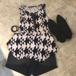 😎🥰 3 for 20! Peplum pattern shirt